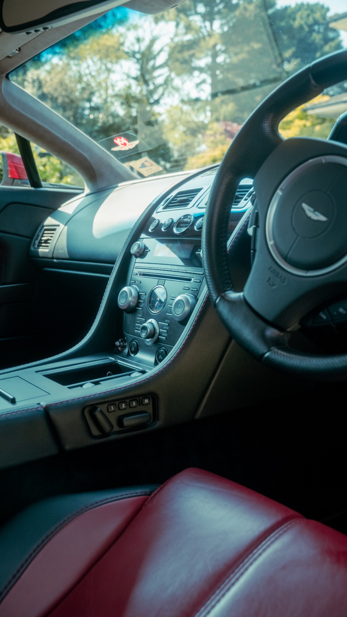 Interior valet – Aston Martin cabin